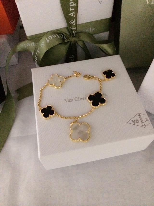 Van Cleef & Arpels Bracelet VCA121408