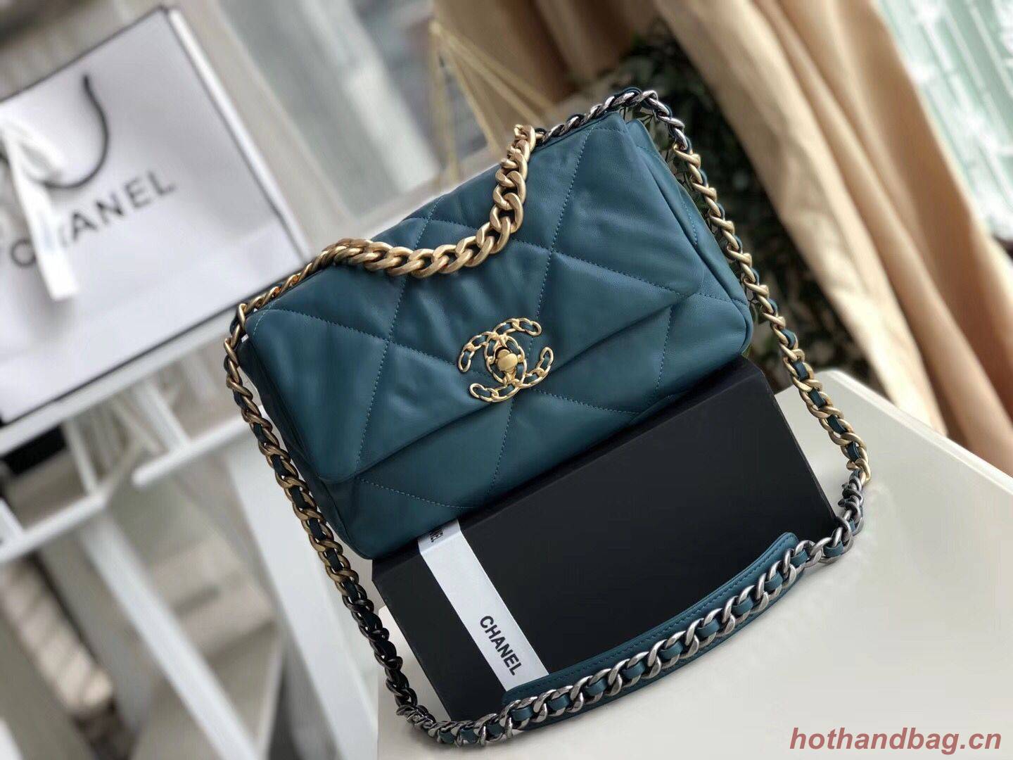 Chanel 19 flap bag AS1160 Navy