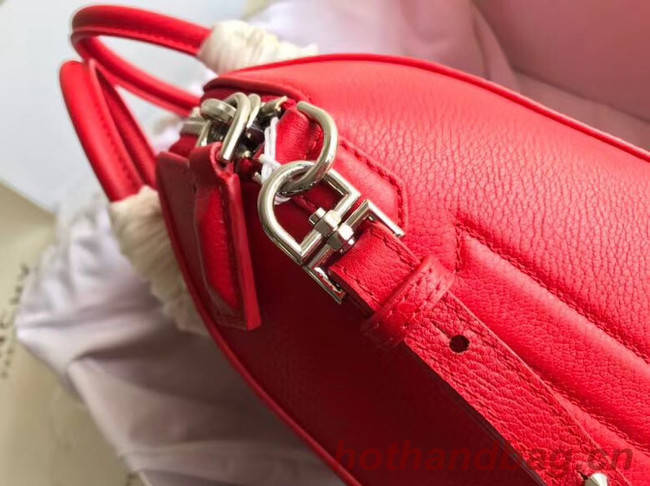 Givenchy Grained Calfskin Antigona Bag BB0511 red