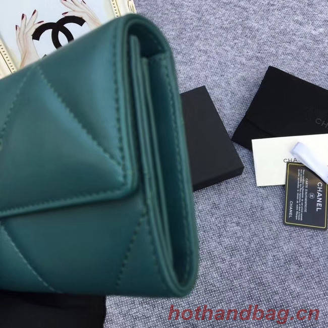 Chanel sheepskin & Gold-Tone Metal Wallet AP0955 green