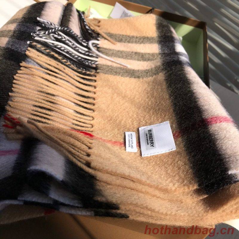 Burberry Scarf B00245