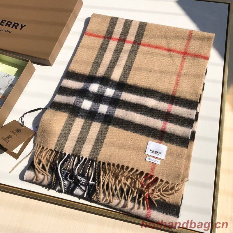 Burberry Scarf B00245