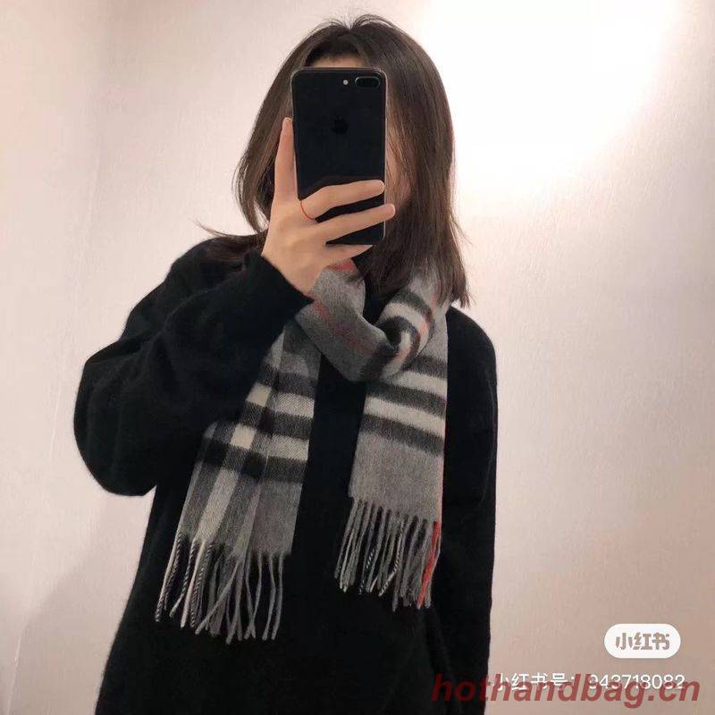 Burberry Scarf B00248