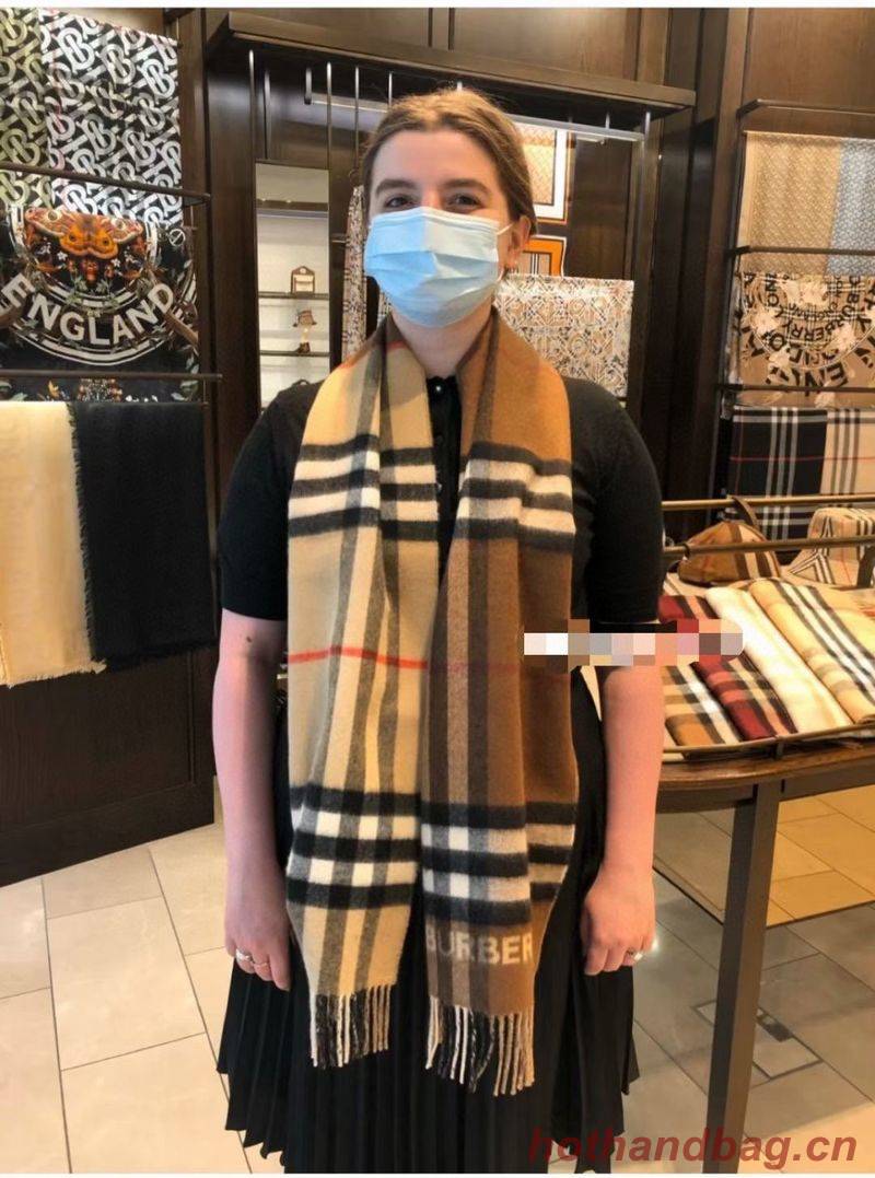 Burberry Scarf B00253