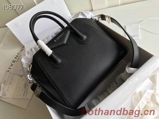 Givenchy Grained Calfskin Antigona Bag 1080 black