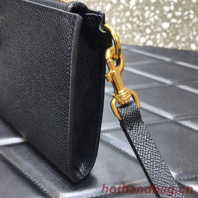 VALENTINO GARAVANI Stud Sign Grained Calfskin clutch bag 0600 black