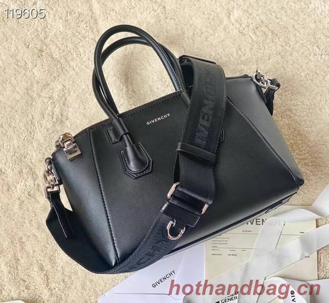 Givenchy Grained Original Calfskin Small Antigona Bag BB0273 black