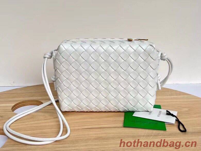 Bottega Veneta Medium intrecciato leather cross-body bag 680256 White