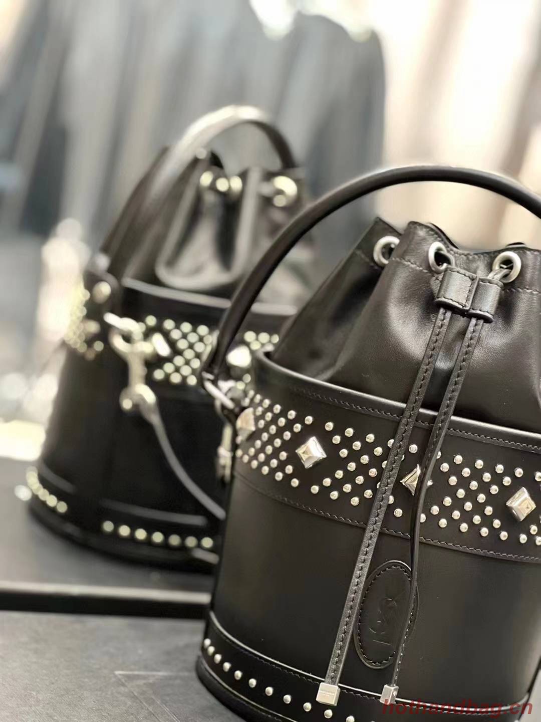 SAINT LAURENT LE MAILLON HOOK BUCKET BAG IN SUPPLE LEATHER Y696333 black 