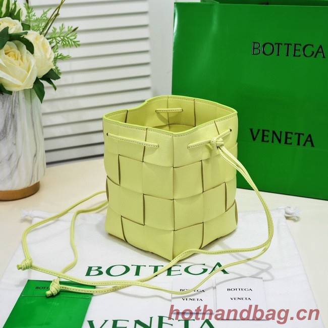 Bottega Veneta Small Cassette Bucket Bag 680218 Glittering green