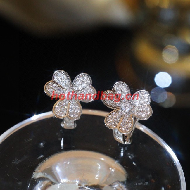 Van Cleef & Arpels Earrings CE10877