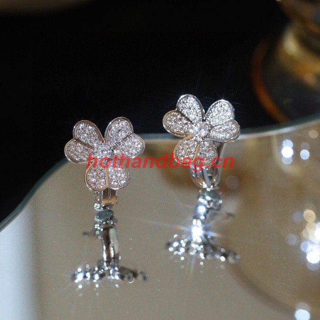 Van Cleef & Arpels Earrings CE10877