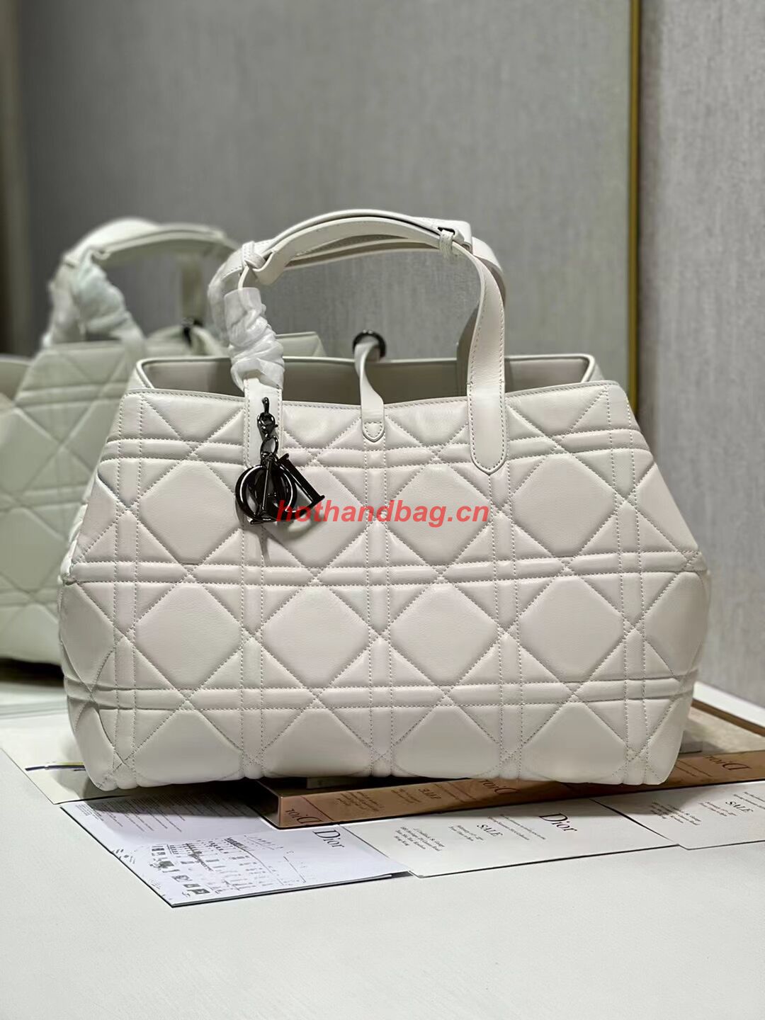 LADY DIOR TOP HANDLE LARGE BAG Latte Cannage Lambskin C0088 WHITE&BLACK