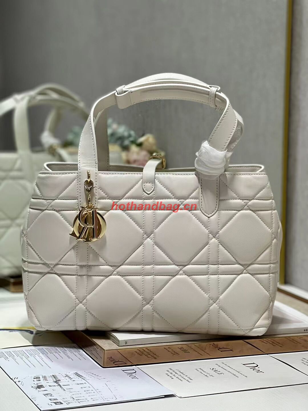 DIOR TOP HANDLE MEDIUM BAG Latte Cannage Lambskin C0089 WHITE&GOLD