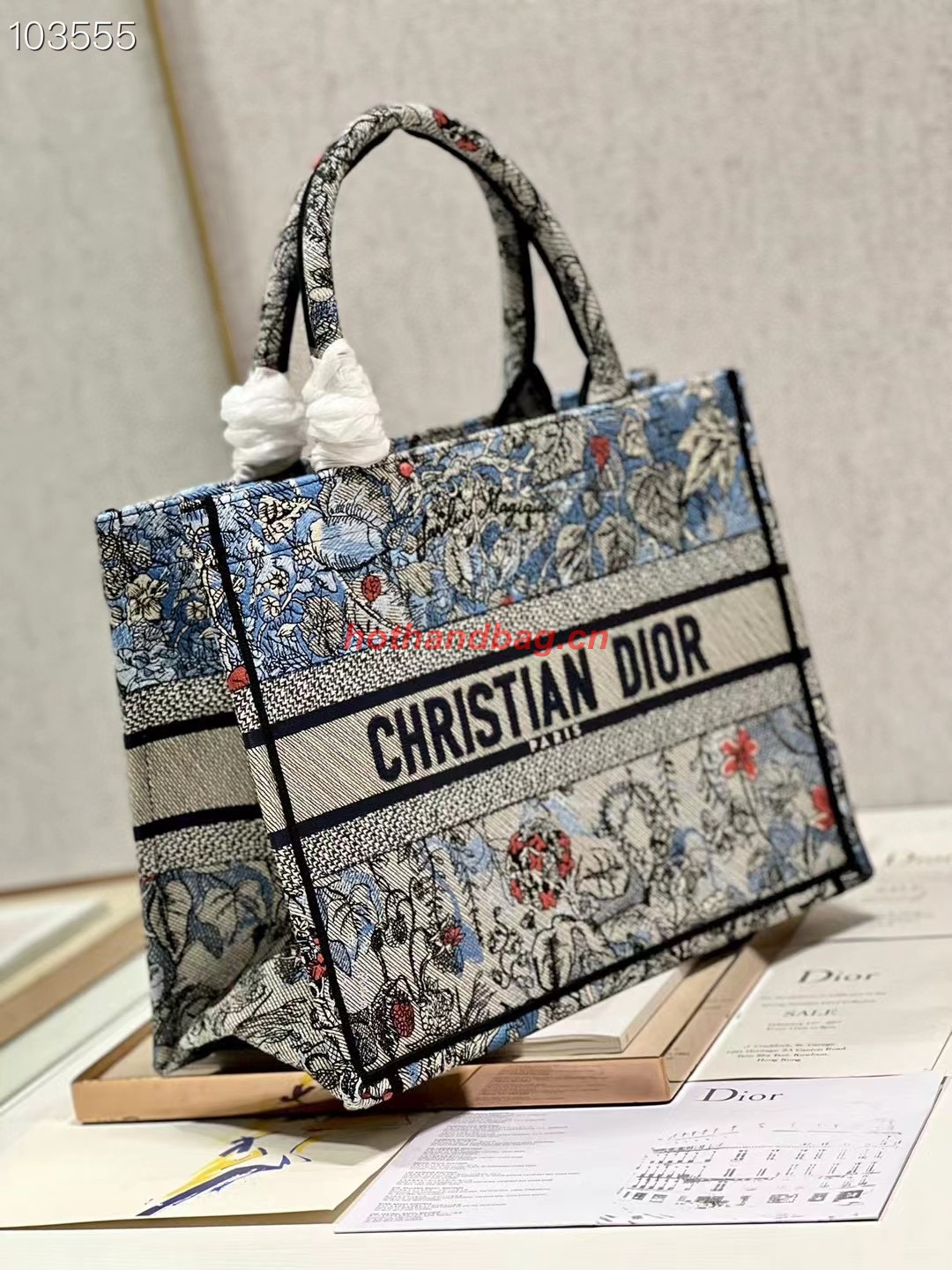 MEDIUM DIOR BOOK TOTE Embroidery M1296Z-32