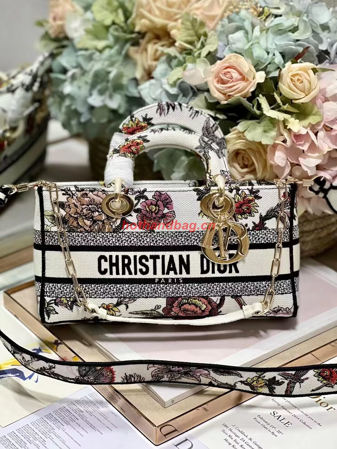 Dior MEDIUM LADY D-JOY BAG Multicolor Petites Fleurs Embroidery M0540ON