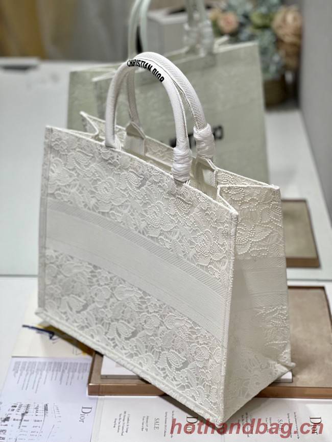 LARGE DIOR OR DIOR BOOK TOTE D-Lace Embroidery M1286ZTD-5