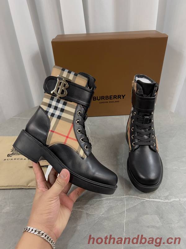 Burberry Shoes BBS00015