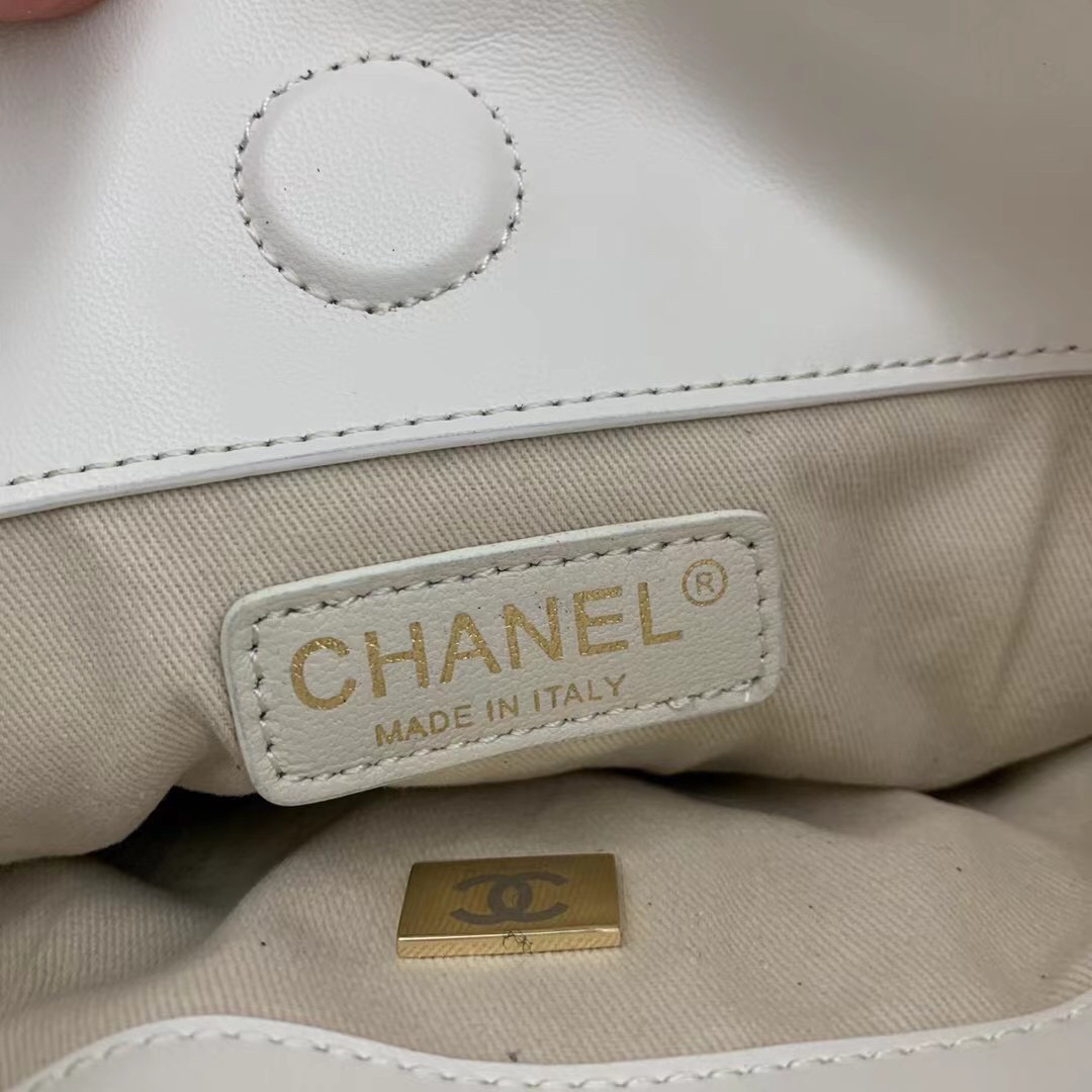 Chanel Shoulder Bag AS8016 white