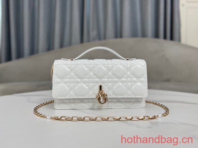 MISS DIOR MINI BAG Patent Cannage Calfskin S0980O white