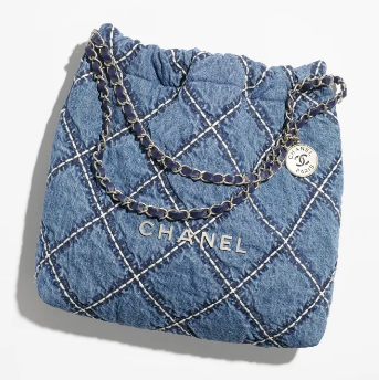 CHANEL 22 SMALL HANDBAG AS3261 Denim