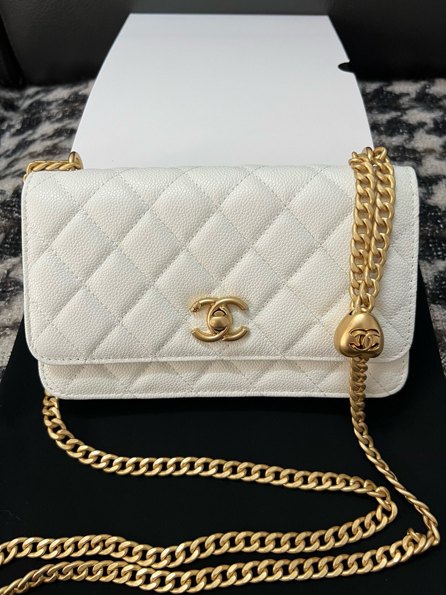 CHANEL WALLET ON CHAIN AP3971 white