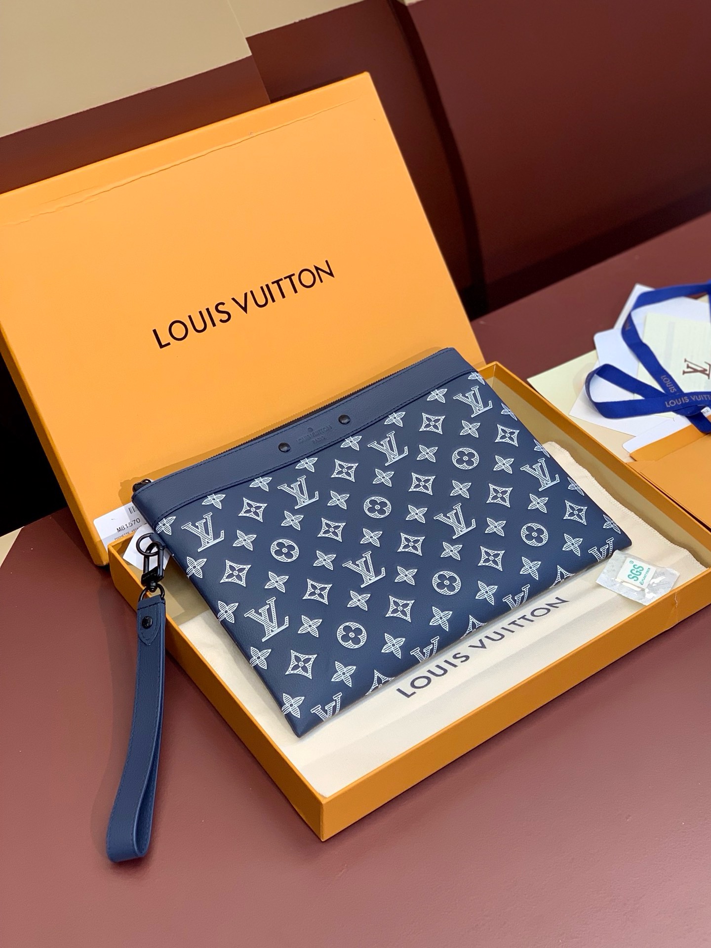 Louis Vuitton DAILY POUCH M81570 dark blue