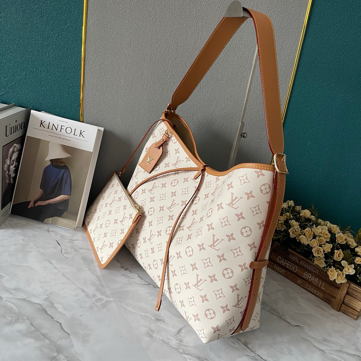 Louis vuitton CarryAll MM M46197 white