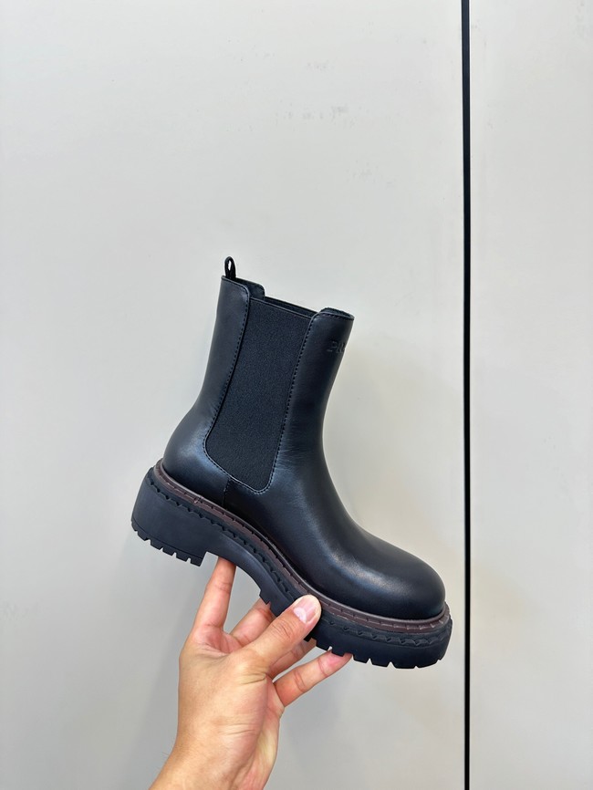 Prada Leather Chelsea boots 11287-1