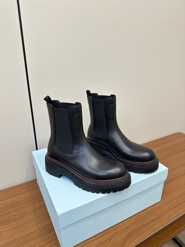 Prada Leather Chelsea boots 11287-1