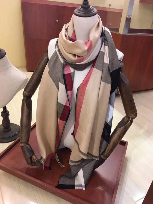 Burberry Scarf BBC00189