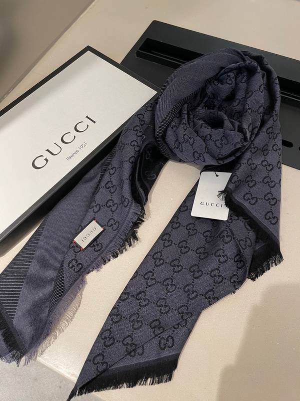 Gucci Scarf GUC00386