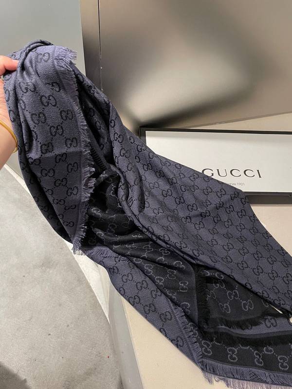 Gucci Scarf GUC00386