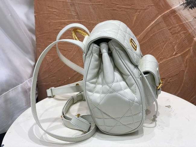 DIOR Medium Dior Caro Backpack M6302UN white