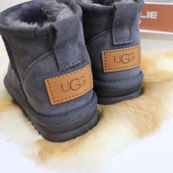 UGG Children