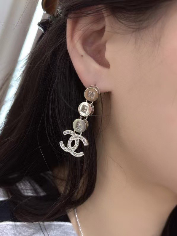 Chanel Earrings CE15634