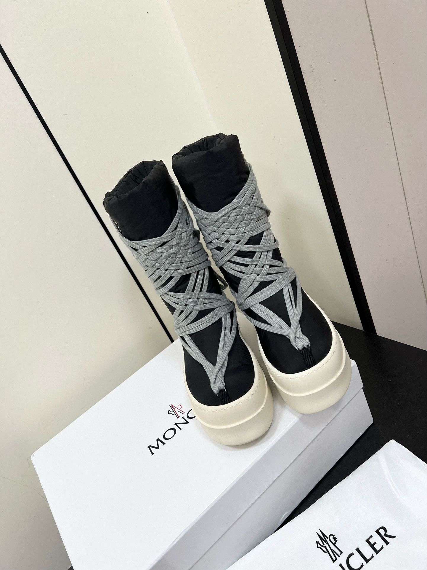 Moncler Mens Boots Shoes M1780 Black&grey