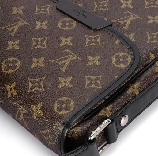 Louis Vuitton Mens Messenger Bags And Totes Bass MM M56715